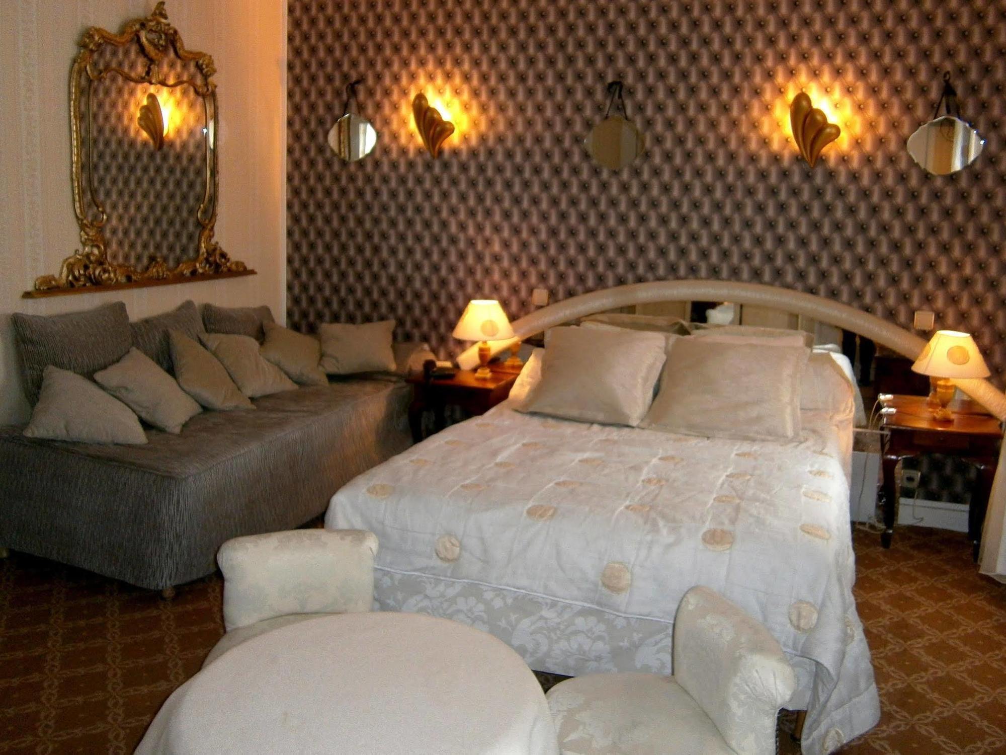 Hostellerie Du Grand Sully ภายนอก รูปภาพ
