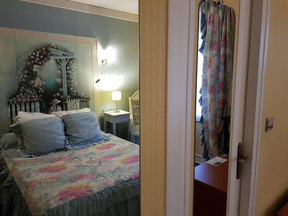 Hostellerie Du Grand Sully ภายนอก รูปภาพ