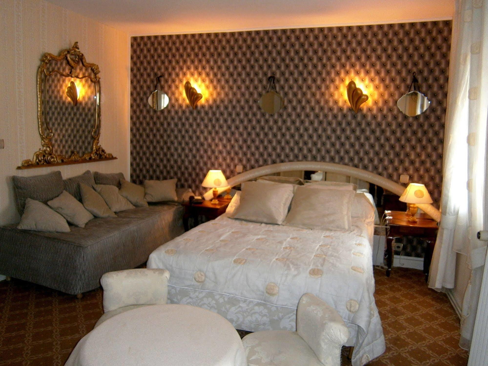 Hostellerie Du Grand Sully ภายนอก รูปภาพ