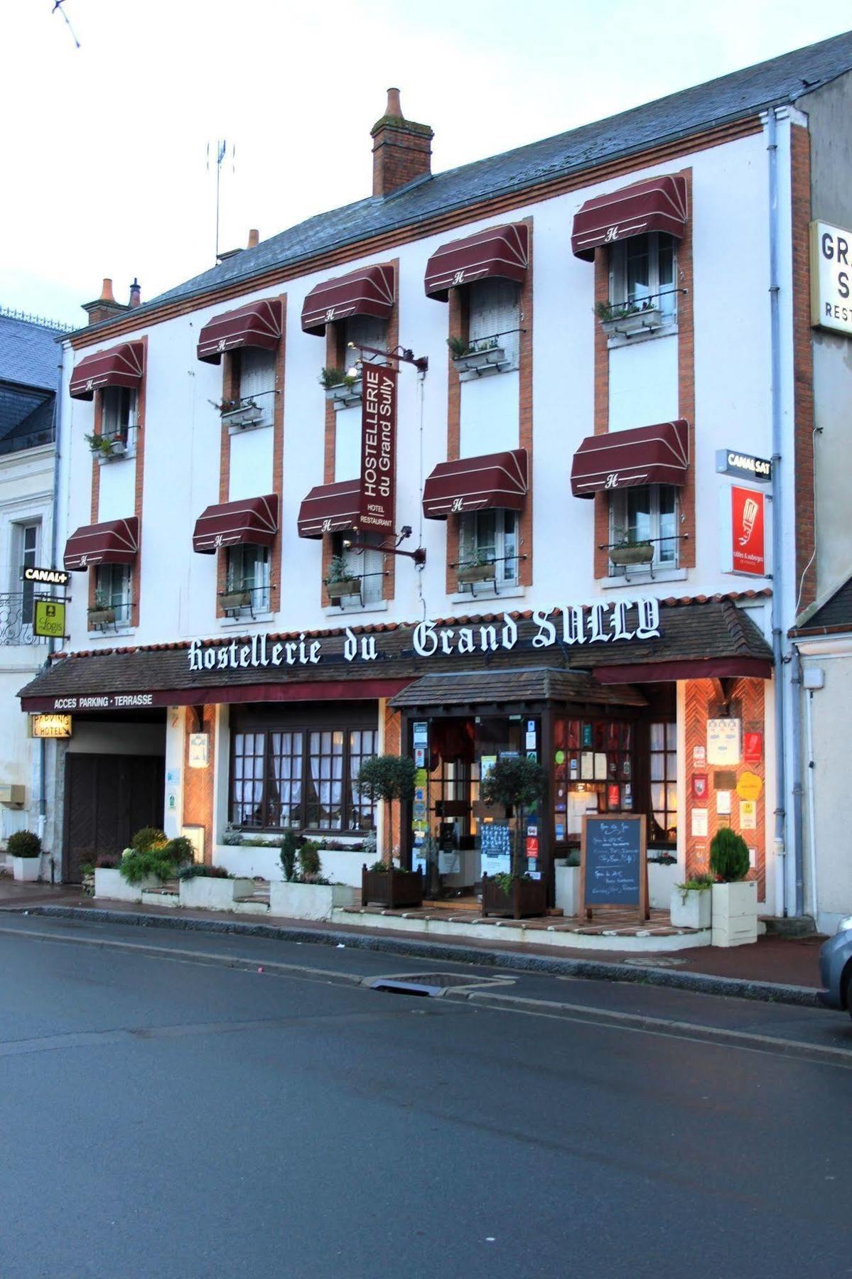 Hostellerie Du Grand Sully ภายนอก รูปภาพ